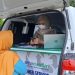 Petugas BPJS Kesehatan melayani peserta melalui layanan keliling di Jambi sebagai bagian dari upaya meningkatkan keaktifan peserta JKN. (Dok.Stepanus)