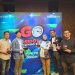 Para perwakilan Yamaha Indonesia Motor Manufacturing berpose usai menerima enam penghargaan dalam ajang GridOto Award 2025 di Lavva Lounge, Plaza Senayan, Jakarta, Selasa (11/11/2025). (Dok.Yamaha)