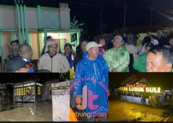 Bupati Kerinci Monadi meninjau lokasi banjir di Kecamatan Depati Tujuh, Kamis (27/8/2025), (dok.deko)