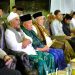 Wakil Gubernur Jambi Abdullah Sani (tengah) menghadiri Haflah Khotmil Wal Qutub ke-2 di Pondok Pesantren Tarbiyatul Ummah, Desa Ladang Panjang, Kecamatan Sungai Gelam, Kabupaten Muaro Jambi, Sabtu (1/11/2025) malam. (Foto: Erit -Diskominfo)