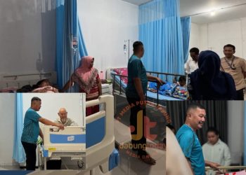 Bupati Kerinci meninjau langsung pelayanan dan kondisi pasien di RSUD Kerinci pada hari ketiga operasional rumah sakit tersebut, Senin malam (4/11/2025). (Dok. Deko)