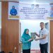 Ketua TP-PKK Provinsi Jambi Hj. Hesnidar Haris, SE (Hesti Haris) menyerahkan buku panduan metode “30 Menit Bisa Membaca Al-Qur’an” kepada Kepala LPKA Kelas II Muara Bulian, J. Selasa (4/11/2025). (Dok. Erit - Kominfo)