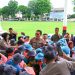 Kapolda Jambi Irjen Pol Krisno H. Siregar berinteraksi hangat dengan anak-anak SD Al Falah Kota Jambi saat kunjungan edukasi ke Mapolresta Jambi, Rabu (5/11/2025). (Dok,. Nahar)