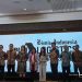 Direktur Operasi I PT Hutama Karya Infrastruktur (HKI), G. Aji Sentosa (kelima dari kiri), menerima penghargaan “Outstanding State-Owned Subsidiary in Toll Road Development” pada ajang Bisnis Indonesia Logistics Awards (BILA) 2025 di Hotel Borobudur, Jakarta, Rabu (5/11/2025). (Dok. Resmi HKI Infrastruktur)