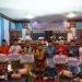 Gubernur Jambi Al Haris bersama para bupati dan pejabat kabupaten/kota foto bersama usai menyerahkan bantuan persediaan (buffer stock) penanggulangan bencana alam dan sosial pada Rapat Paripurna DPRD Kabupaten Kerinci dalam rangka HUT ke-67 Kabupaten Kerinci Tahun 2025 di Bukit Tengah, Siulak, Minggu (9/11/2025) (Dok. Erit - kominfo)