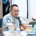 Direktur Kepatuhan dan Manajemen Risiko Jasa Raharja, Harwan Muldidarmawan, memberikan arahan kepada jajaran pegawai Wilayah Sulawesi Selatan dan Barat (Sulselbar) dalam kegiatan pembinaan dan sharing session di Makassar, Rabu (5/11/2025). (Dok. Humas JR Jambi)