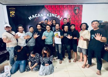 Tim Macan Kincai Satreskrim Polres Kerinci bersama Resmob Polda Jambi berhasil menangkap dua pelaku penculikan anak asal Makassar di Kota Sungai Penuh, Jumat (7/11/2025). (Dok. Humas)