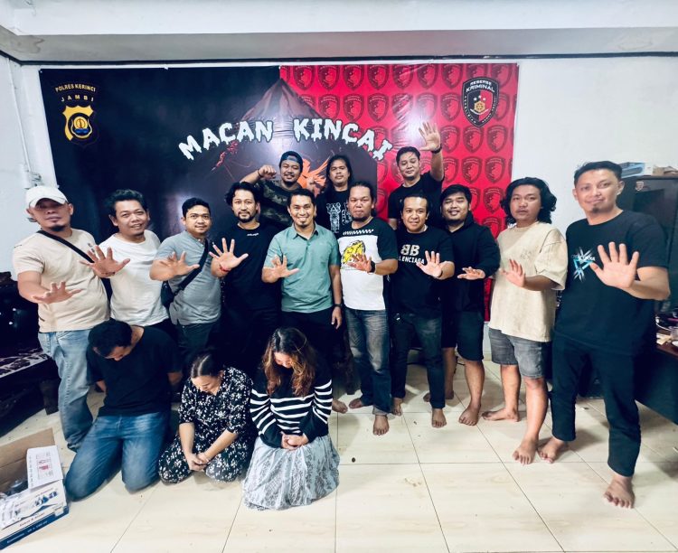 Tim Macan Kincai Satreskrim Polres Kerinci bersama Resmob Polda Jambi berhasil menangkap dua pelaku penculikan anak asal Makassar di Kota Sungai Penuh, Jumat (7/11/2025). (Dok. Humas)