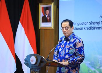 Kepala Eksekutif Pengawas Perbankan OJK Dian Ediana Rae saat menyampaikan sambutan pada FGD nasional bertema “Penguatan Sinergi Digitalisasi Dokumen Pertanahan dalam Mendukung Penyaluran Kredit Perbankan yang Aman, Efisien, dan Terintegrasi” di Jakarta, Senin (17/11/2025). (Dok . Humas OJK)