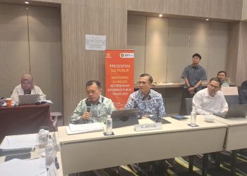 Gubernur Jambi Al Haris memaparkan strategi keterbukaan informasi publik pada Presentasi Uji Publik Monitoring dan Evaluasi (Monev) KIP 2025 yang digelar Komisi Informasi Pusat di Jakarta, Selasa (18/11/2025). (Dok. Erit - Kominfo)