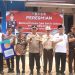 Kapolda Bengkulu Irjen Pol Mardiyono, bersama Forkopimda Seluma, serta jajaran pemerintahan daerah, foto bersama diacara Peresmian Bedah Rumah ke-61, Rabu (19/11/2025). (Dok.yola)