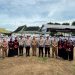 Kasat Binmas Polresta Jambi, AKP Sukman  bersama pihak sekolah dan para siswa SMAN 12 Kota Jambi usai kegiatan penyuluhan bahaya kenakalan remaja, Senin (24/11/2025). (Dok. Nahar)