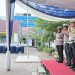 Kasubdit Kamsel Ditlantas Polda Jambi, Kompol Dr. Novrizal memberikan sosialisasi tertib berlalu lintas kepada ratusan pelajar SMPN 2 Kota Jambi dalam program Police Go To School, Senin (24/11/2025). (Dok.Nahar)