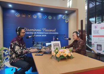 Gubernur Jambi Al Haris saat mengikuti sesi siaran dalam rangka Diseminasi Nasional Pemutakhiran Pendataan Keluarga 2025 di Jakarta, Selasa (26/11/2025). (Dok. Erit Kominfo)