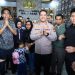 Kapolrestabes Makassar, Kombes Pol. Arya Perdana, S.H., S.I.K., M.Si., secara langsung menyerahkan Bilqis kepada orang tuanya di Makassar, Minggu (9/11/2025). (Foto:dok/ist)