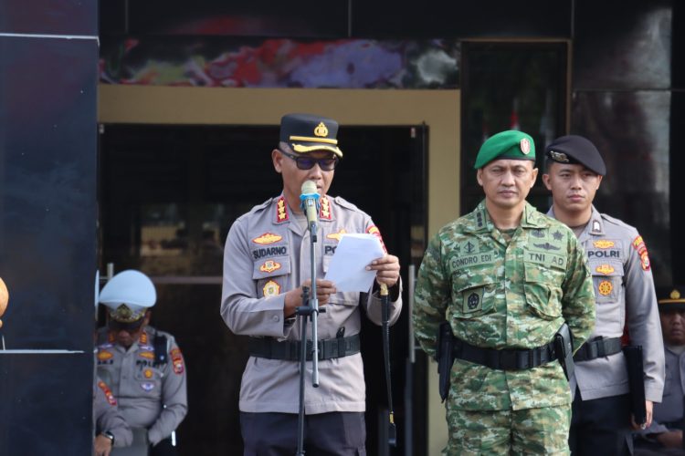 Polresta Bengkulu menggelar Apel Gelar Personel dan Perlengkapan Tanggap Darurat Siaga Bencana Hidrometeorologi Tahun 2025, pada Selasa (04/11). (Dok.yola)