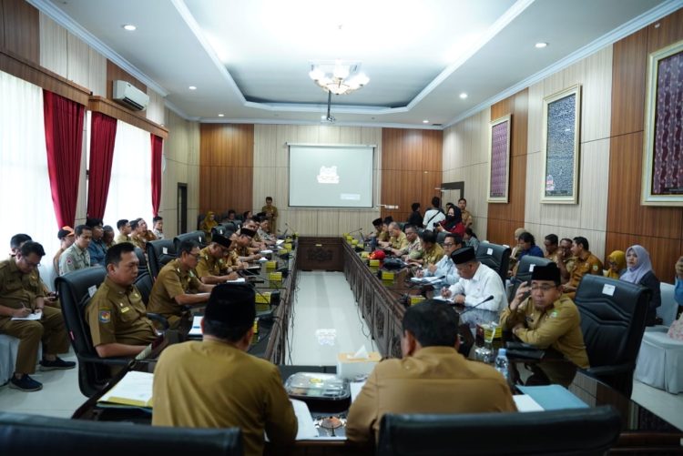 Konsolidasi itu dibahas dalam rapat tanggap darurat yang berlangsung Selasa (2/12/2025) di Ruang Rapat Gubernur Bengkulu. (Dok.yola)