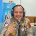 Kasubdit Kamsel Ditlantas Polda Jambi Kompol Dr. Novrizal, S.Sos., M.H. menjadi narasumber dalam program “Polantas Menyapa” yang disiarkan Pro II RRI Jambi, Rabu (17/12/2025) (Dok. Humas)