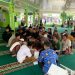 Warga Binaan Pemasyarakatan (WBP) Lapas Kelas IIA Jambi mengikuti kegiatan belajar mengaji di Masjid At-Taubah sebagai bagian dari pembinaan keagamaan, Selasa (2/12/2025). (Dok, Deki)