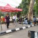 Sejumlah musisi dari Forum Musisi Jambi (FMJ) tampil dalam aksi “Suara Solidaritas Sumatera: Jamming on the Street” di Bundaran Tugu Keris, Kota Jambi, Selasa (2/12/2025). (Dok Stepanus)