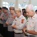 Personel Polresta Jambi melaksanakan salat gaib di Masjid Baiturrahman sebagai doa bersama untuk korban bencana di Aceh, Sumatera Utara, dan Sumatera Barat, Kamis (4/12/2025). (Dok, nahar)
