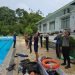 Sejumlah siswa SMK Taruna Nusantara mengikuti sesi pemanasan sebelum latihan keselamatan air yang digelar Ditpolairud Polda Jambi di Kolam Renang Ratu, Selasa (10/12/2025). (Dok. nahar