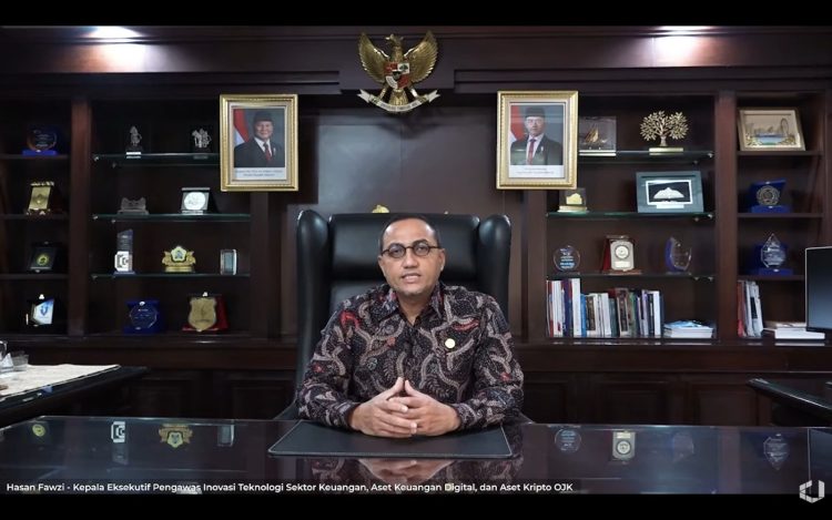Hasan Fawzi, Kepala Eksekutif Pengawas Inovasi Teknologi Sektor Keuangan, Aset Keuangan Digital, dan Aset Kripto OJK, saat menyampaikan sambutan dalam webinar penguatan peran Pemeringkat Kredit Alternatif yang digelar bersama Kementerian Keuangan secara daring. (Dok. Humas OJK)