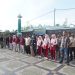 Peserta Karya Bakti dari TNI, Polri, pelajar, dan masyarakat mengikuti apel sebelum kegiatan bersih-bersih bantaran Sungai Batanghari di kawasan Gentala Arasy, Jambi, Jumat (12/12/2025). (Dok. Nahar)