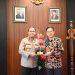 Wakapolda Jambi Brigjen Pol. M. Mustaqim (kiri) menerima kunjungan kehormatan Konsul Jenderal Jepang di Medan, Mr. Futugori Toru, di Mapolda Jambi, Selasa (16/12/2025). (Dok. Humas)