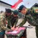 Mantan anggota TPNPB-OPM menandatangani ikrar setia kepada NKRI yang disaksikan personel Satgas Yonif 142/Ksatria Jaya dan tokoh masyarakat di Kotis Sinak, Kabupaten Puncak, Papua Tengah. (Dok. Humas)