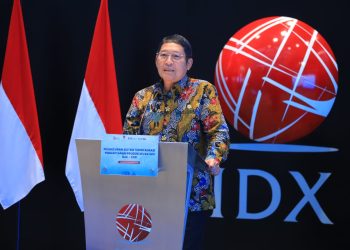 Kepala Eksekutif Pengawas Pasar Modal OJK Inarno Djajadi menyampaikan sambutan pada peluncuran Sistem Terintegrasi Pendaftaran Produk Investasi OJK–KSEI di Main Hall Bursa Efek Indonesia, (Dok. Humas OJK)