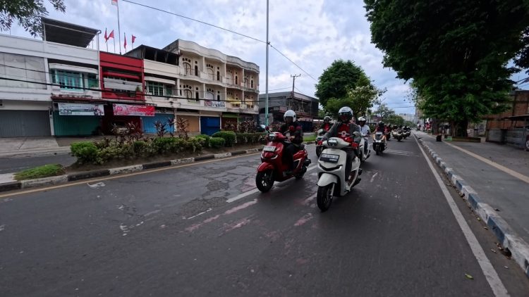 Ilsutrasi Pengendara sepeda motor melintas di salah satu ruas jalan di Kota Jambi.(Dok. Sinsen)