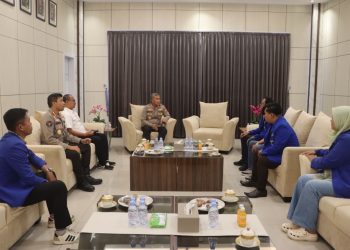 Kapolda Bengkulu Irjen Pol. Mardiyono, menerima silaturahmi Panitia Pelaksana Pelantikan Pergerakan Mahasiswa Islam Indonesia Kota Bengkulu di Ruang Tamu Polda Bengkulu, Rabu (28/1/2026). (Dok/yola)
