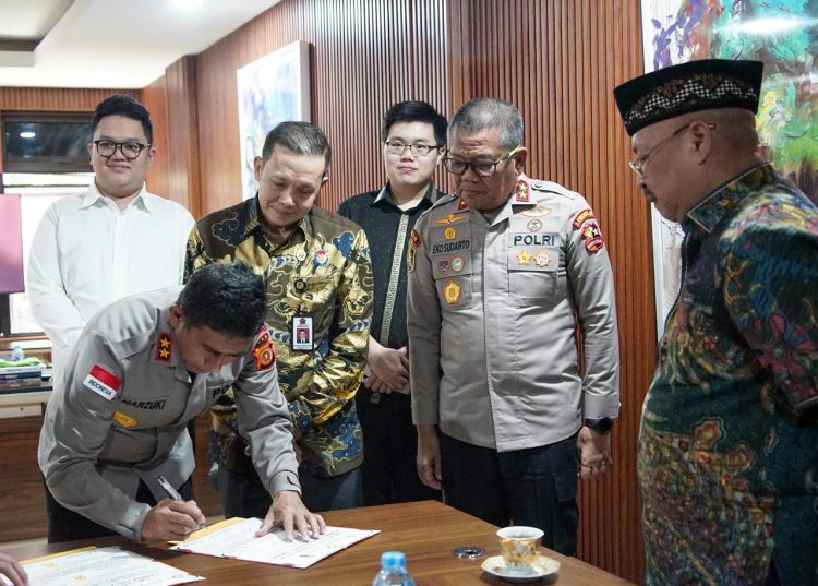 Kapolda Aceh Terima 1,2 Juta PIN E-Learning untuk Pembelajaran Mandiri Siswa Korban Bencana, Serah terima tersebut berlangsung di Jakarta, Selasa (27/1/2026). (Dok/yola)