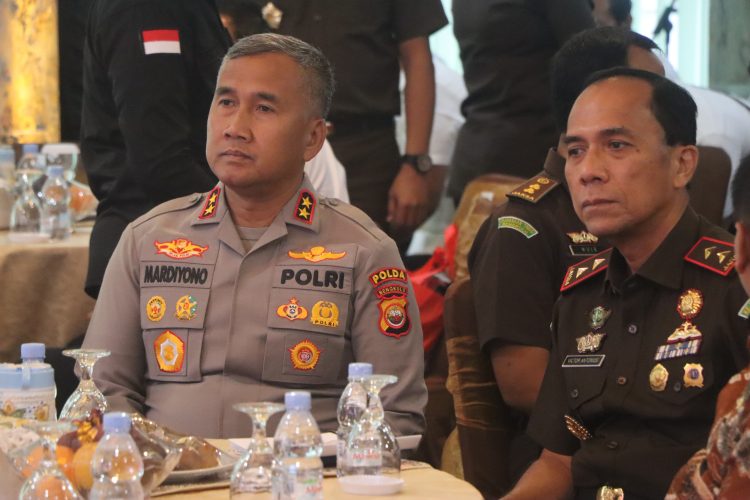 Kapolda Bengkulu Irjen Pol. Mardiyono, menghadiri kegiatan sinergitas penguatan pemahaman dan persamaan presepsi KUHP dan KUHAP baru, di Aula Sasana Bina Karya Kejaksaan Tinggi Bengkulu, Rabu (21/1/2026). (Dok/yola)