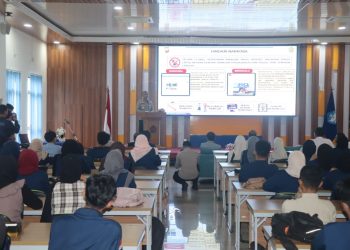 Kapolda Bengkulu Irjen Pol. Mardiyono, S.I.K., M.Si., memberikan kuliah umum sekaligus sosialisasi kepada mahasiswa Universitas Bengkulu, Senin (19/1/2026). (Dok/yola)