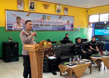 Bidhumas Polda Gelar Sosialisasi Cyberbullying dan Etika Bermedia Sosial di SMAN 1 Kota Bengkulu, Kamis (29/1/2026). (Dok/yola)
