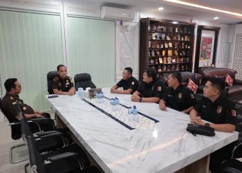 Pengprov Persatuan Menembak Indonesia (Perbakin) Bengkulu melakukan audiensi dengan Kepala Kejaksaan Tinggi (Kajati) Bengkulu, Senin (19/1/2026). (Dok/yola)