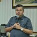 Ketua DPRD Kota Jambi Kemas Faried Alfarelly menyampaikan keterangan terkait persoalan pengelolaan sampah di Kota Jambi. (Dok. Stepanus)