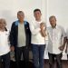Ketua DPRD Provinsi Jambi M. Hafiz Fattah (tengah) berfoto bersama perwakilan Forum Warga Tolak Zona Merah usai pertemuan di rumah dinas Ketua DPRD Jambi, Minggu (18/1/2026). (Dok. Stepanus)