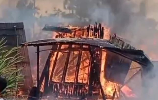 Kondisi rumah warga yang hangus terbakar akibat kebakaran di RT 006 Dusun Bhakti, Desa Bhakti Idaman, Kecamatan Mendahara, Kabupaten Tanjung Jabung Timur, Sabtu (24/1/2026). (Dok. Ginting)