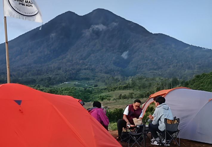 Suasana agrowisata Farenza Garden di Desa Renah Alai, Kecamatan Jangkat, Kabupaten Merangin, yang kini resmi terdaftar dalam Hak Kekayaan Intelektual (HKI) Kemenkum RI, Kamis (29/1/2026). (Riky)