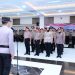 Kapolda Jambi Irjen Pol Krisno Halomoan Siregar memimpin upacara kenaikan pangkat 232 personel Polda Jambi periode 1 Januari 2026 di Aula Siginjai Sakti Wira Bhakti, Mapolda Jambi, Jumat (2/1/2026). (Dok. Nahar)