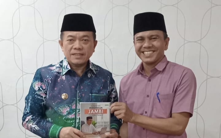 Gubernur Al Haris (Kiri) Dr. Fahmi Rasid (Kanan) (Dok. Penulis)