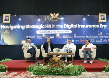 Direktur SDM, Umum, dan TI Jasa Raharja Rubi Handojo (kedua dari kiri) menjadi narasumber dalam diskusi HR Networking 2026 yang diselenggarakan AAUI di Yogyakarta, 8–10 Januari 2026. (Dok. Humas JR Jambi)