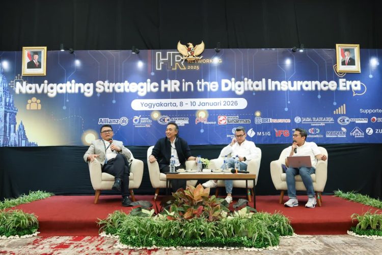 Direktur SDM, Umum, dan TI Jasa Raharja Rubi Handojo (kedua dari kiri) menjadi narasumber dalam diskusi HR Networking 2026 yang diselenggarakan AAUI di Yogyakarta, 8–10 Januari 2026. (Dok. Humas JR Jambi)