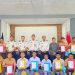 Jajaran LPKA Kelas II Muara Bulian bersama anak binaan usai pembagian rapor pendidikan kesetaraan Paket A, B, dan C di Muara Bulian, Selasa (13/1/2026). (Dok Nahar)
