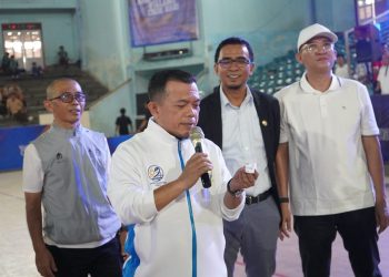 Gubernur Jambi, Al Haris,  membuka secara resmi Turnamen Gubernur Cup Futsal 2026 di GOR Kotabaru, Kota Jambi, Rabu (14/1/2026). (Dok.,Stepanus)