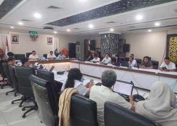 Anggota Pansus Percepatan Investasi DPRD Provinsi Jambi saat melakukan konsultasi dengan Direktorat Jenderal Bina Administrasi Kewilayahan Kemendagri di Jakarta, Rabu (14/1/2026) (Dok. Humas)