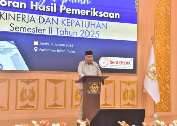 Ketua DPRD Kota Jambi Kemas Faried Alfarelly menyampaikan sambutan saat penerimaan Laporan Hasil Pemeriksaan (LHP) Kinerja BPK Perwakilan Provinsi Jambi di Auditorium Sultan Thaha, Jambi, Rabu (14/1/2026). Dok Stepanus)